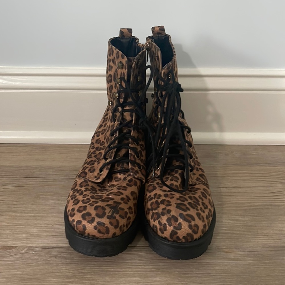 Size 10 cheetah boots